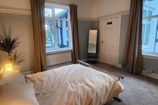 Spacious Guest Flat near Roundhay Park - 2