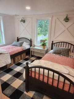 Pocono Farmhouse - Fully Renovated 1881 Home - Saylorsburg - 7