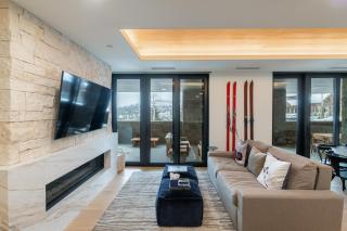 Ski in Ski Out Luxury at Empire Residences, PRIVATE HOT TUB, Onsite Ski Beach and Firepits - Park City - 6