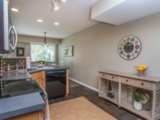 Union Meadows in Salt Lake with Private Hot Tub and Park - Midvale - 1