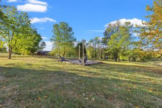 The Luxe/ Hot Tub/ On Bright Leaf Golf Course - Harrodsburg - 6