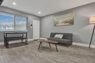 Coastal Charm Cozy 1BR Retreat near Pompano Beach - Pompano Beach - 8