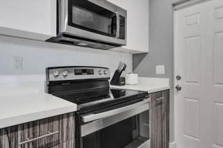 Coastal Charm Cozy 1BR Retreat near Pompano Beach - Pompano Beach - 4
