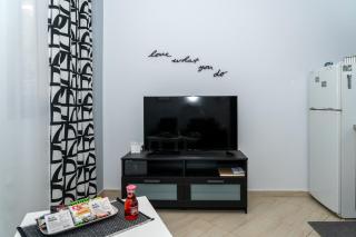 Crystal Apartment with free private parking of stayinthess - 8