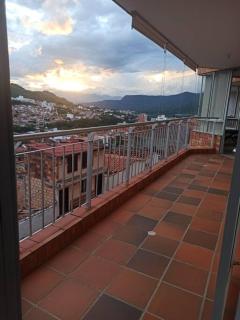 Apartamento amplio con piscina, hermosa vista a la ciudad de San Gil - San Gil - 0