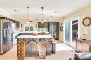 Hot Tub, Bar and Outdoor Kitchen Chic Indio Retreat - 3