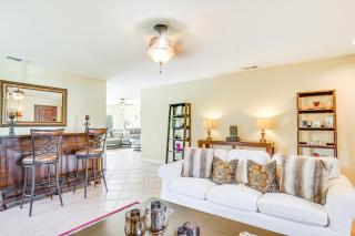 Hot Tub, Bar and Outdoor Kitchen Chic Indio Retreat - Indio - 1