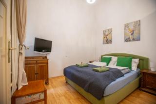 Jackquaters Silver - Budapest - 8