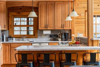Berkshire Fall Chalet Sauna, Lake & Firepit - 4