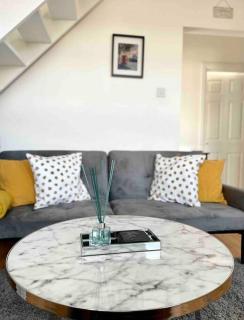A bright two double bedroom flat - London - 2