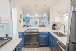 Top Floor with Ocean and Pool Views Located on No-Drive Beach - New Smyrna Beach - 0