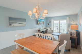 Top Floor with Ocean and Pool Views Located on No-Drive Beach - New Smyrna Beach - 6