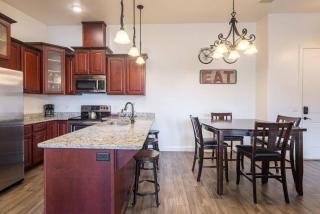 Luxury Downtown Rental - La Dolce Vita Villa #4 - Moab - 6