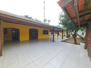 Casa Daslis Espaçosa e Bem Localizada - 9
