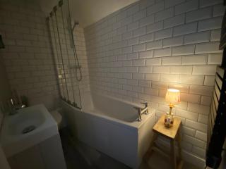 The Old Gallery - Charming Coastal Escape For Two - Mousehole - 4