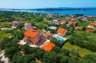 Family-friendly apartments with swimming pools Banjol, Rab - 21952 - Banjol - 0
