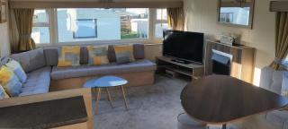 Brilliant 6 Berth Caravan With Decking At Heacham Beach Park Ref 21031A - 9