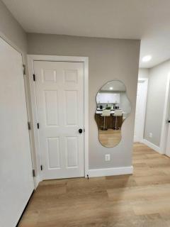 *The Stunning *King Suite* Heart of Towson - Towson - 8