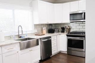 Mid City ranch! Huge backyard/Private pool! - Baton Rouge - 5