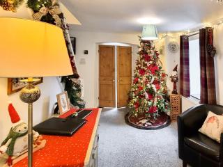 Christmas Cottage - Cheddar - 8