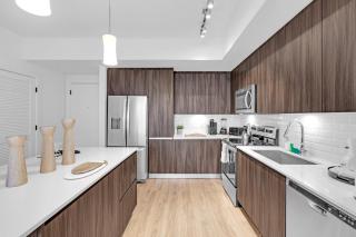 Modern 2 Bed in the Heart of Doral Free Parking - 6