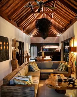 Amalika Private Pool Villa Central to Everything - Gili Trawangan - 9