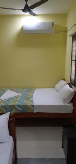 Varadhar Guest House - Kanchipuram - 1