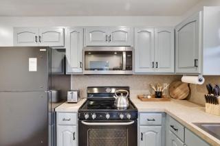 15 Min to Ski Resorts, Dog Friendly, Cozy 3 BR, Game Area & Fire Pit - East Stroudsburg - 4
