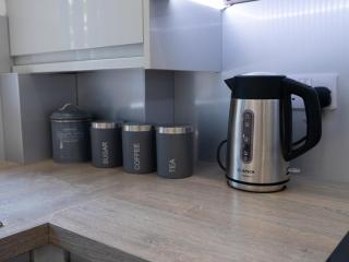 Central 1br Apt Near Station Free Parking! - Farnborough - 4