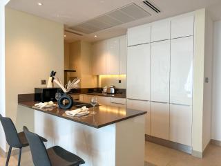 Luxury 2 Bedroom Apartment with Full Marina View and City Skyline - Dubai - 7