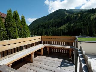 Chalet in Saalbach near Ski Lift & Sauna - Saalbach-Hinterglemm - 4