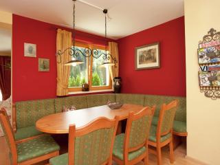 Chalet in Saalbach near Ski Lift & Sauna - Saalbach-Hinterglemm - 8