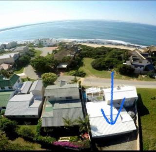 Surf n Sea Beachfront Holiday Home - Jeffreysbaai - 5