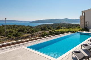 Luxury Villa Excellence with a pool - Seget Vranjica - 5