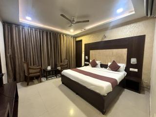 Hotel Waves - Zirakpur - 9