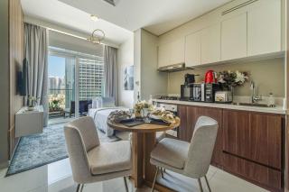 Frank Porter - Reva Residence - Dubai - 1