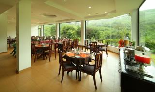 Hotel C7 Munnar - Munnar - 4