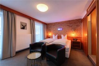 Hotel Pension Kirchplatz - Sankt Anton am Arlberg - 1