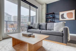 River North 1br w outdoor pool 1 block to L CHI-1035 - Chicago - 0