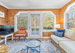 The Burkeshire Manor - Charming Family Home - 4