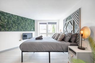 Flat - Sleeps 2 & Parking - 9
