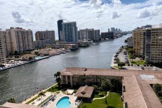 Miami Beach 1B/1B Incredible View apartment with Kitchen - Hallandale Beach - 1