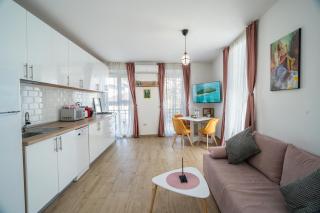 Lovely New Balcony Apartment Cismigiu Park - POP5 - Bucharest - 8