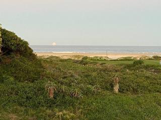 Luxury Beach House, Jeffreys Bay - Jeffreys Bay - 1