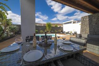 Excellent Playa Blanca Villa 4 Bedrooms Villa Mestana Modern Interiors Sea Mountain Views - 2
