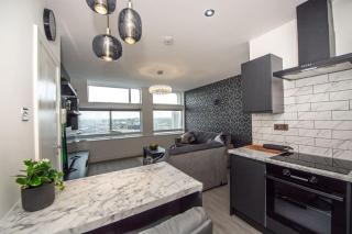 *Superb Location* 20th Floor Apt - 8