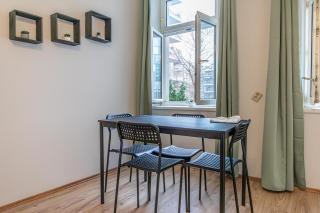 Enjoy The Danube and Prater Stern from Our 1BR Gem - Wenen - 6