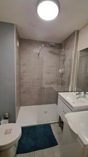 Studio cosy 33 m² limite Lyon. Parking privatif. - Bron - 8