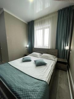 VIP Mini Hotel - Semej - 9