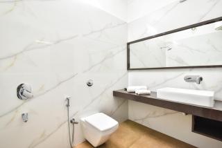 Hotel Royal Place - - 9